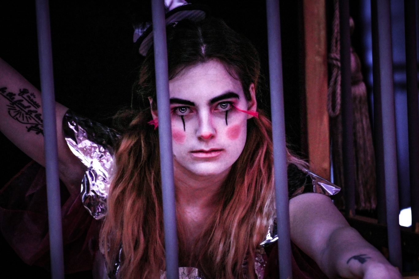 Die spektakuläre Freakshow des Mister Gonzalez Dinner mit Killer Ovigo Theater